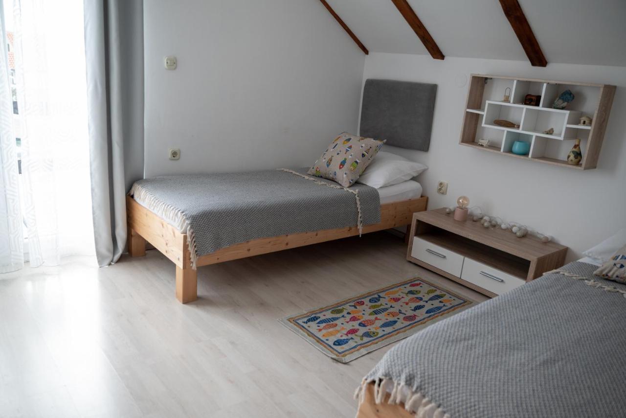 Apartman Milutin Vrsi Exteriör bild