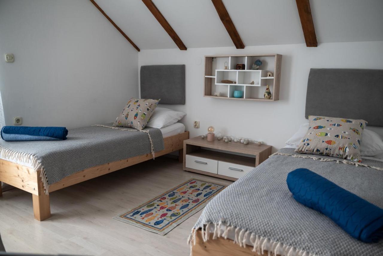 Apartman Milutin Vrsi Exteriör bild