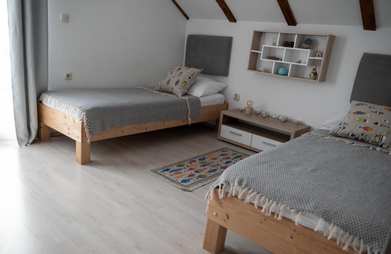 Apartman Milutin Vrsi Exteriör bild