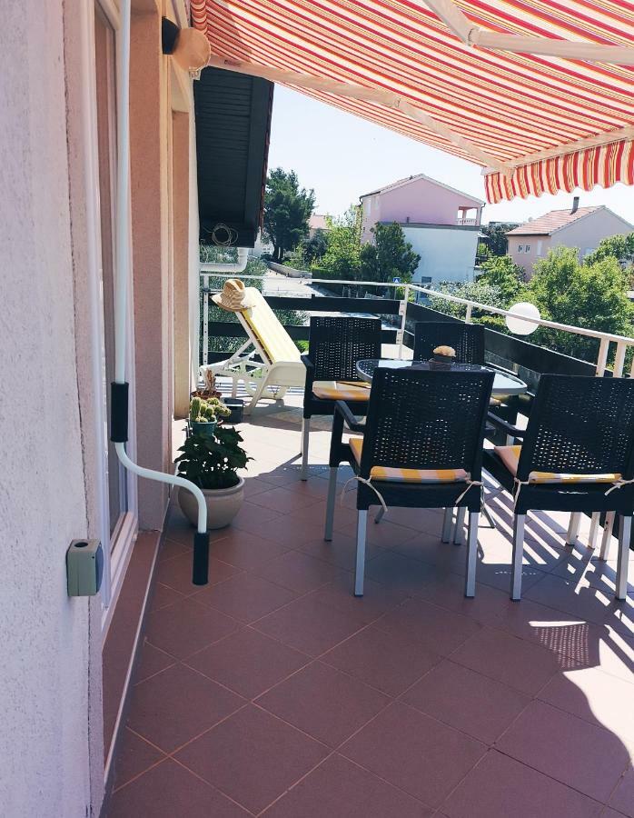 Apartman Milutin Vrsi Exteriör bild
