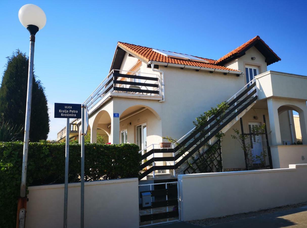 Apartman Milutin Vrsi Exteriör bild